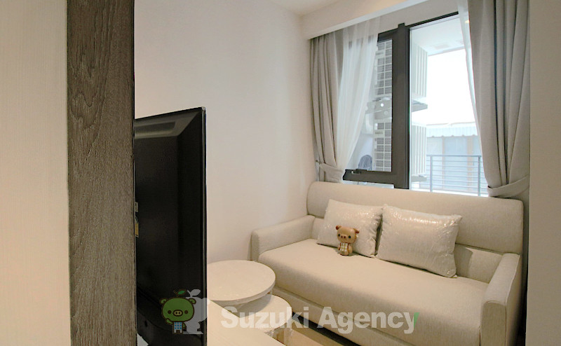 Runesu Thonglor 5