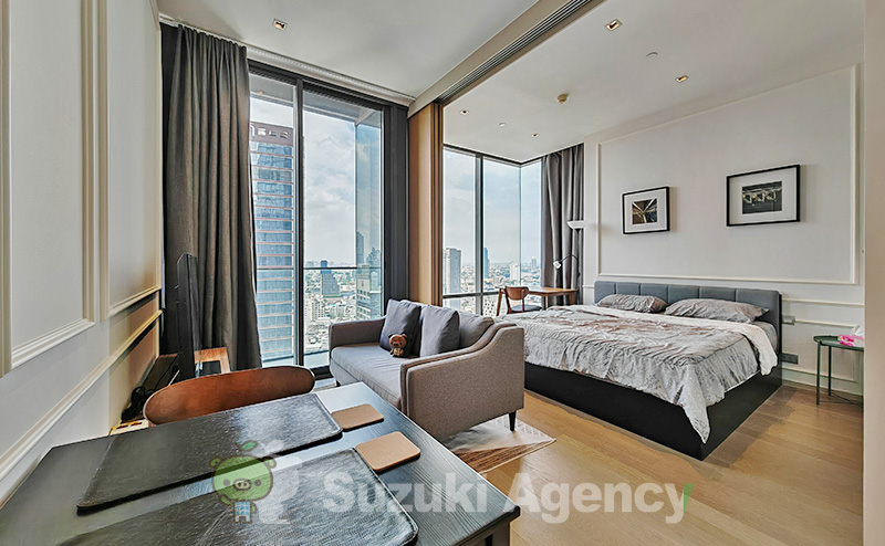 Ashton Silom
