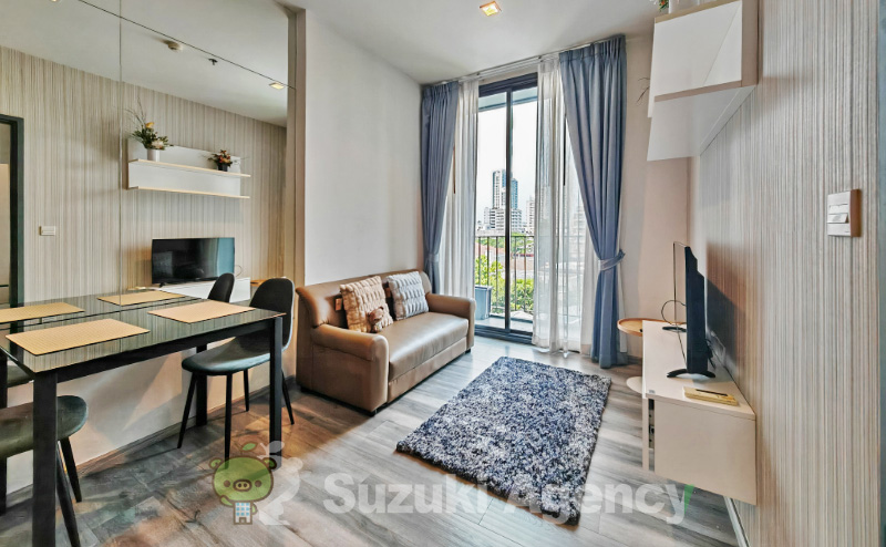 Edge Sukhumvit 23