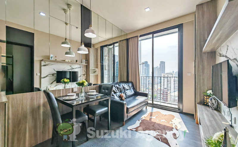 Edge Sukhumvit 23